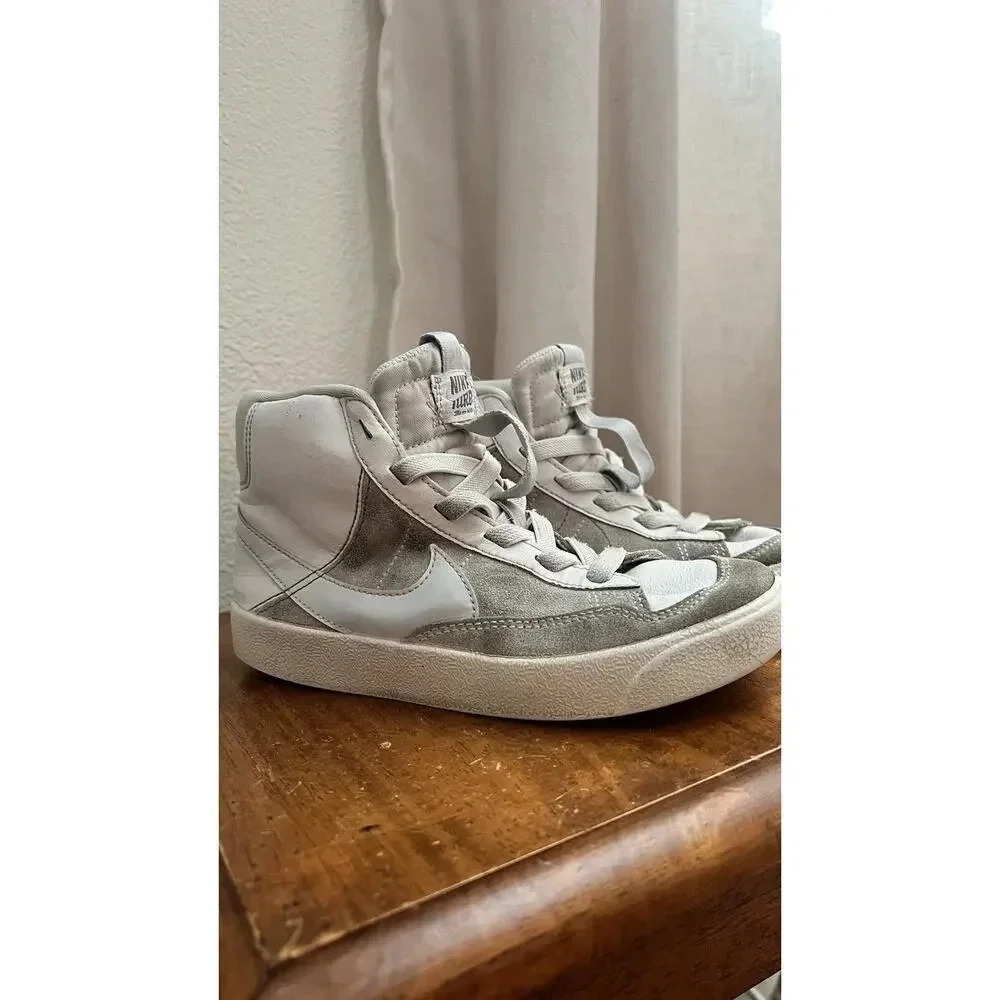 Nike Blazer‎ Mid '77 SE Dh8641-103 Kids Summit White Skate Sneaker Shoes Sz 1Y